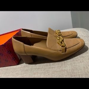 Tan leather Tory Burch loafer with heel
